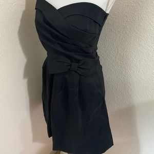Little black dress with bow